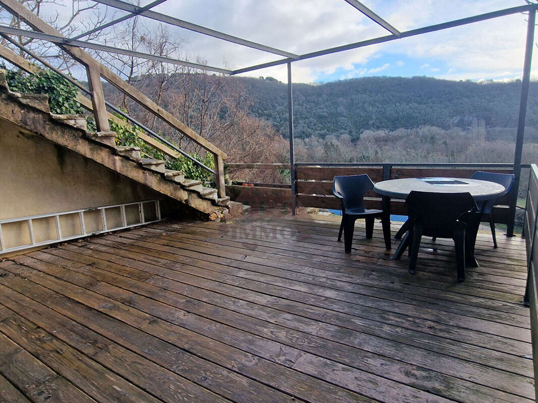 Maison atypique avec terrasse + cour avec une belle vue dégagée - photo 3