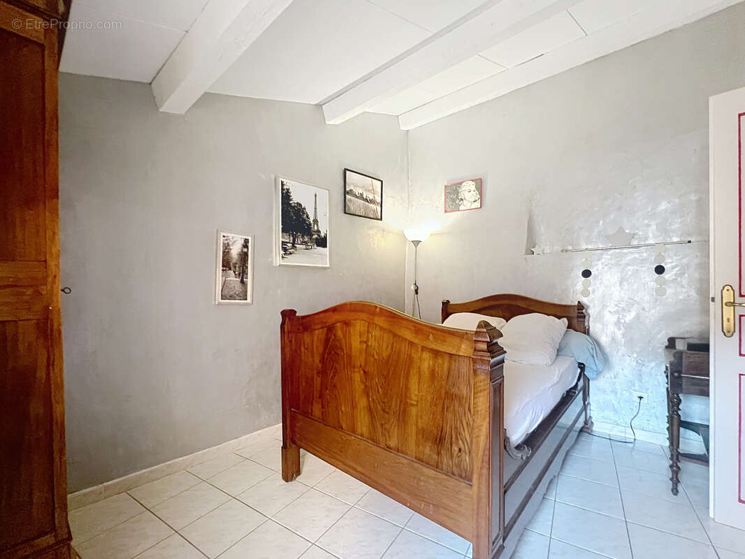 Maison familiale avec terrasse et fort potentiel au cœur de Caramany - photo 7