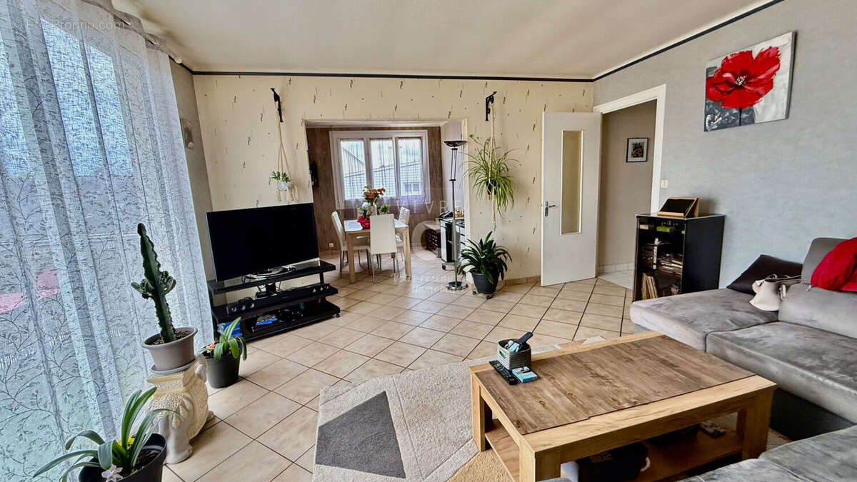 Maison à SAINTE-LUCE-SUR-LOIRE