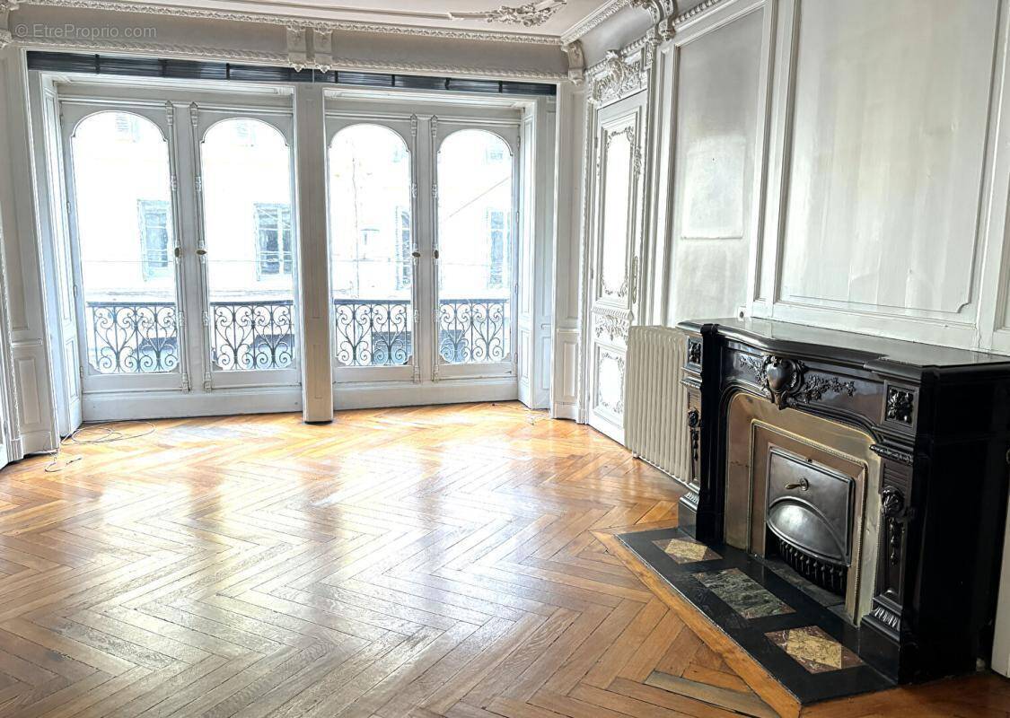 Appartement à SAINT-ETIENNE