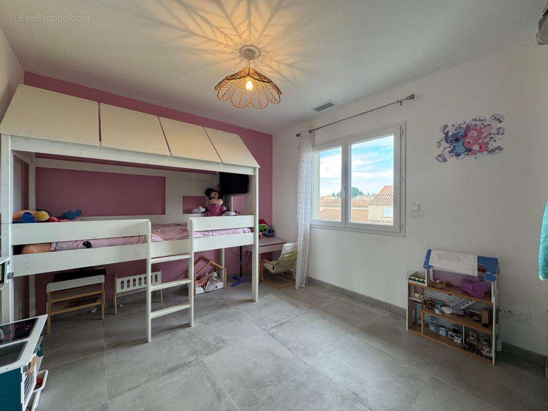 Villa avec piscine et garage - PINET - photo 11