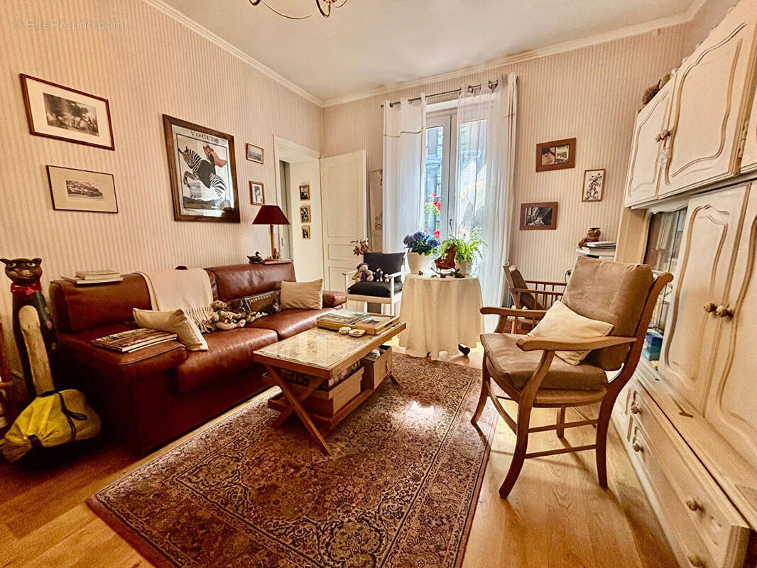 Appartement à ISSY-LES-MOULINEAUX