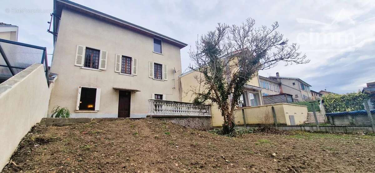 Appartement à LA TOUR-DU-PIN