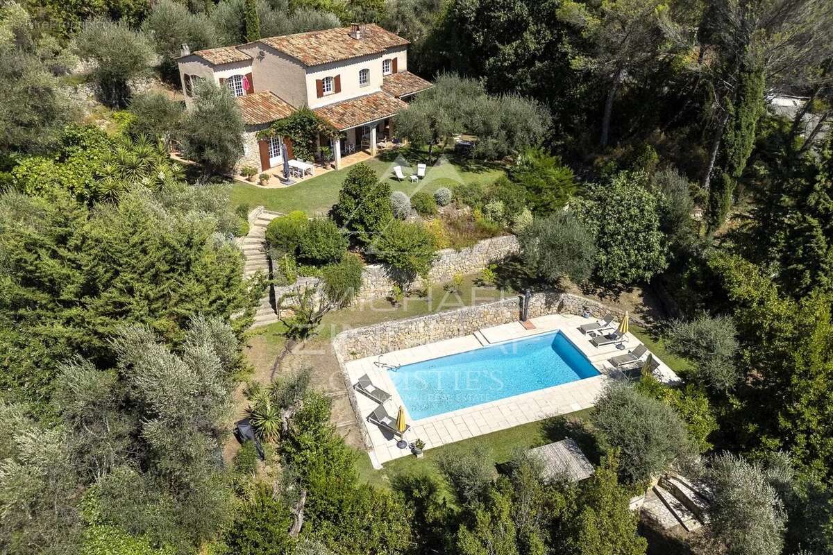villa de charme avec vue dégagée et quatre suites - photo 19