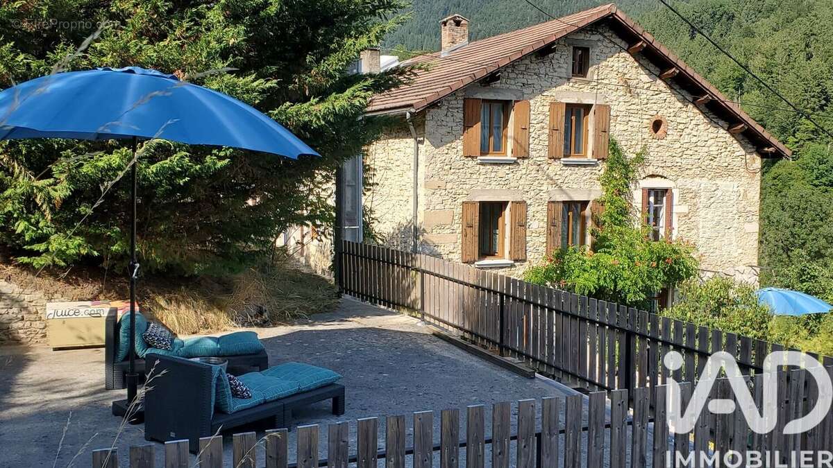 Maison 110 m² à Rencurel  - photo 2