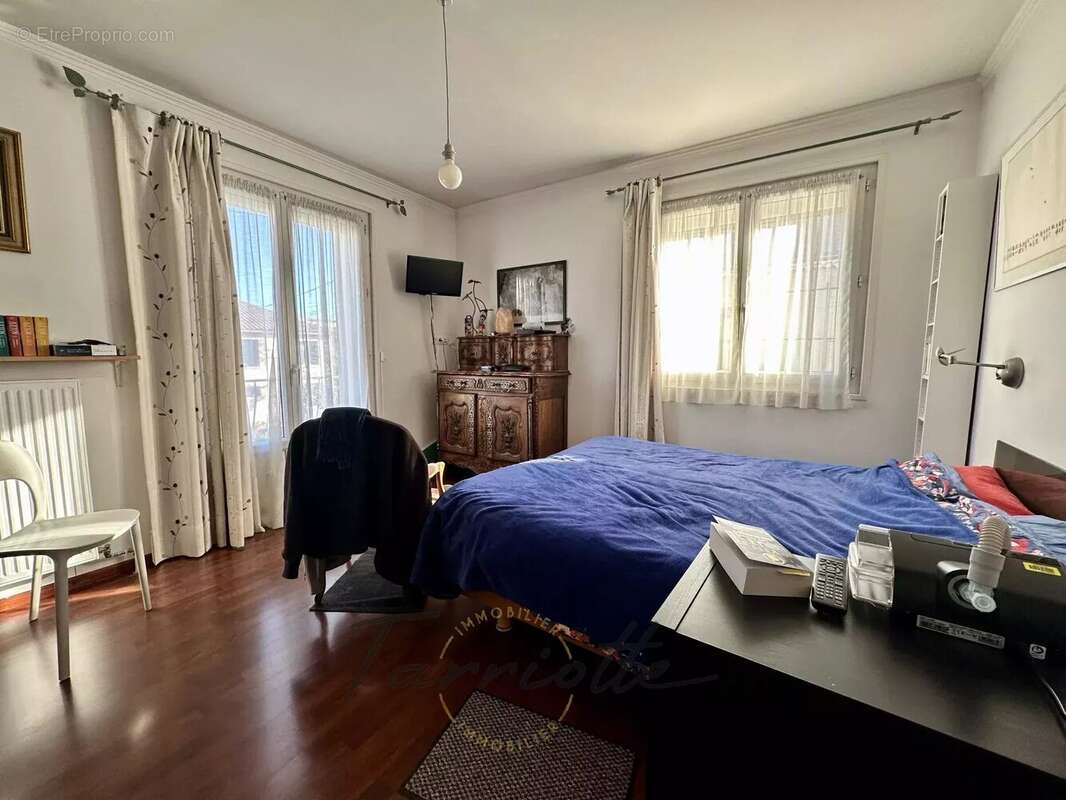 Maison à MONTELIMAR