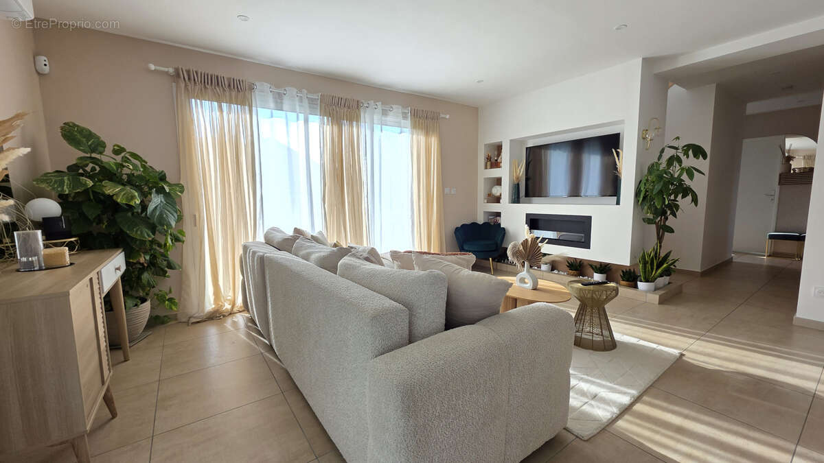 Maison à SAINTE-BLANDINE