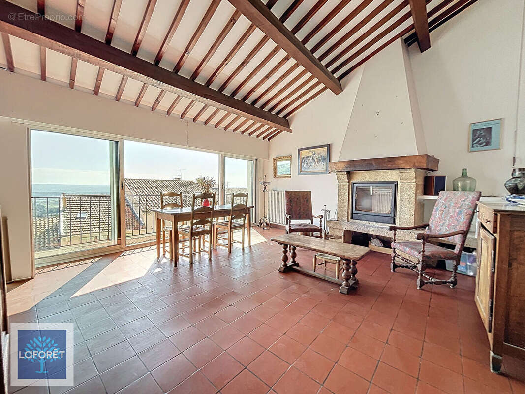 Maison avec terrasse et cour de 360 m2 - photo 3