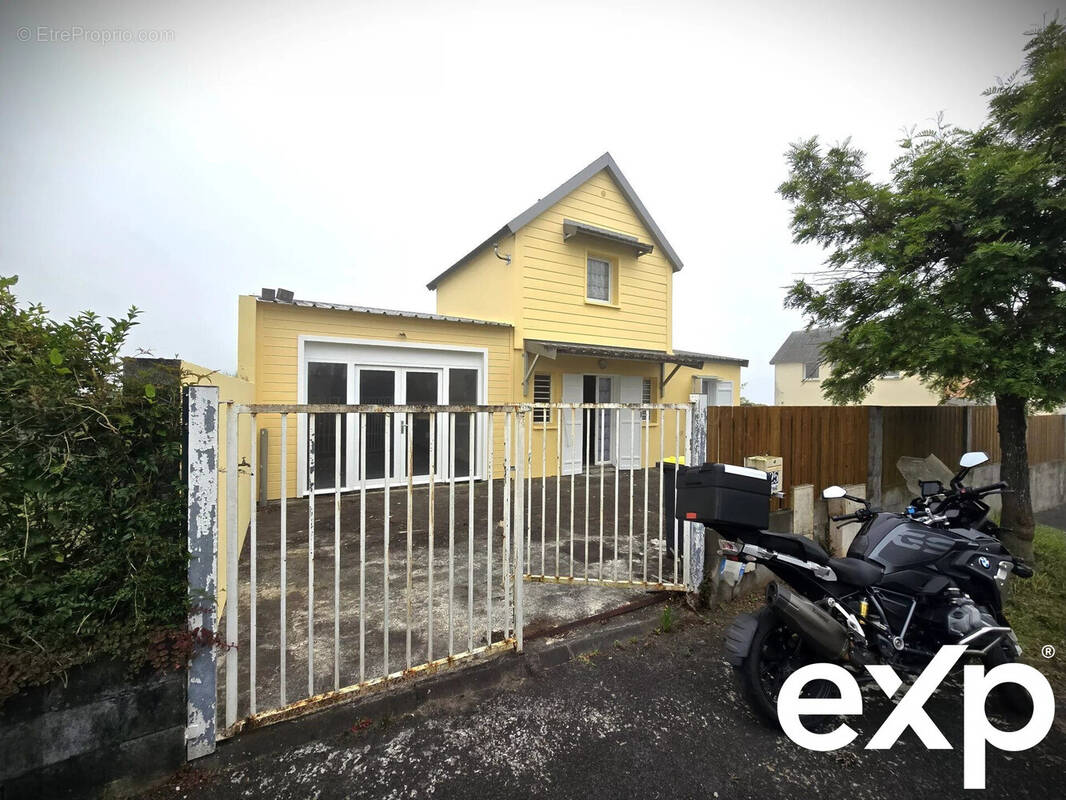 Maison à LA PLAINE-DES-PALMISTES