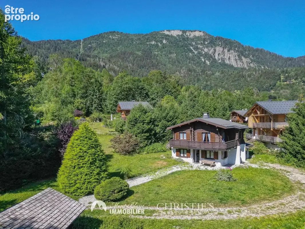 Terrain constructible avec chalet aux Chavants - photo 3