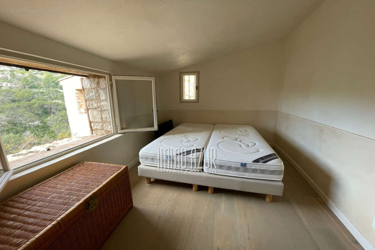 Appartement à TOURRETTES-SUR-LOUP