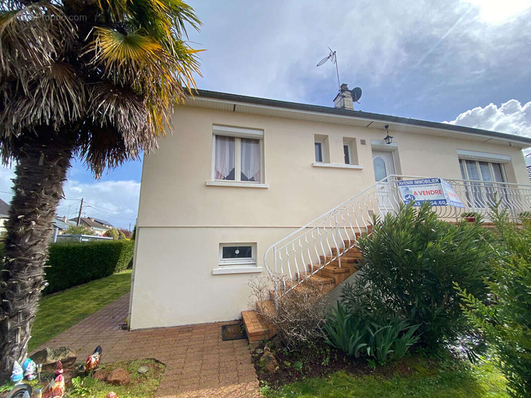 Maison à L'HUISSERIE