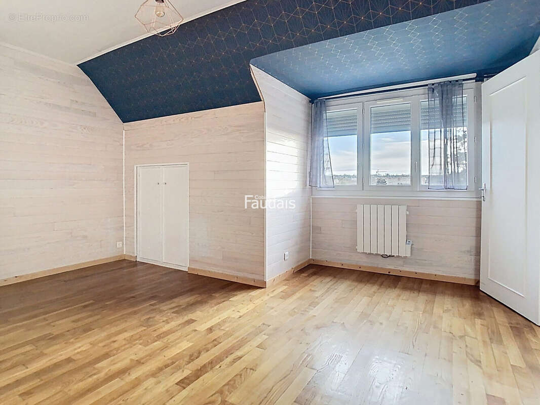 Appartement 103 m² à Saint-Lo  - photo 3