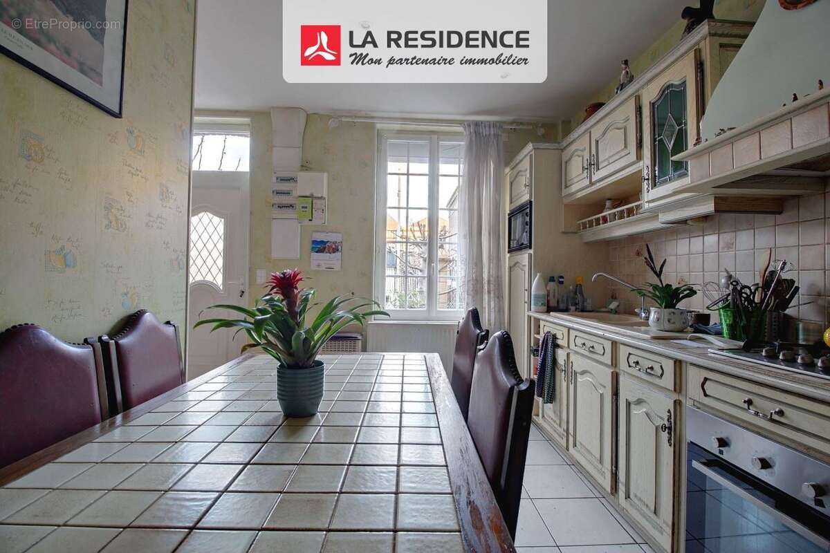 Maison à SAINT-ETIENNE-DU-ROUVRAY