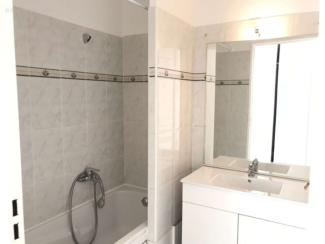 Appartement 2 pieces de 43 m2 a frejus vendu loue - photo 6