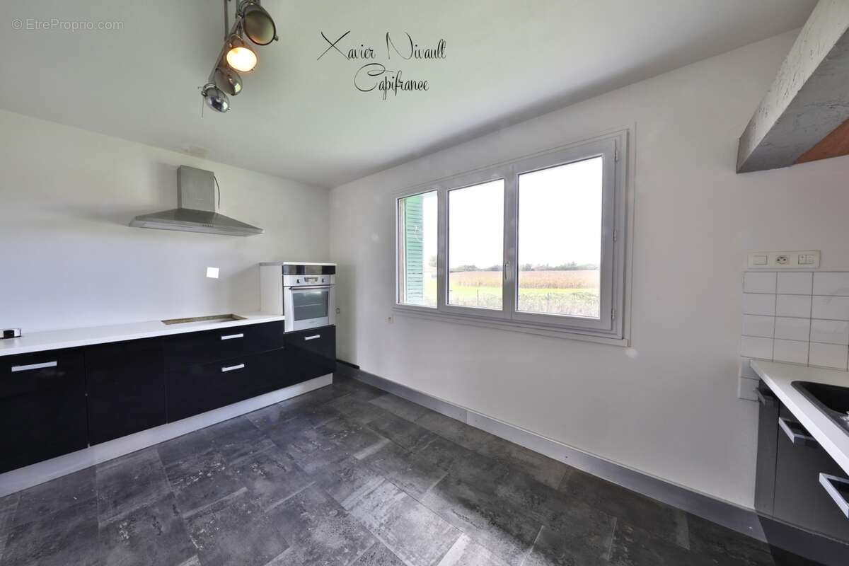 Maison à vendre 6 pièces proche de MONTREVEL EN BRESSE (01) - photo 4