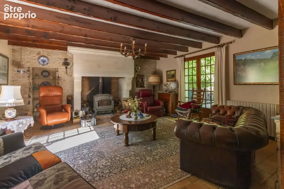Maison spacieuse avec piscine, grandes dépendances et terrain - photo 3