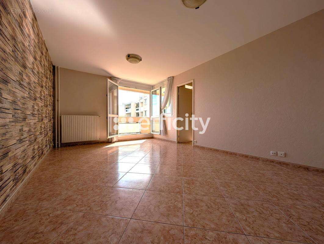 Appartement à EPINAY-SUR-SEINE