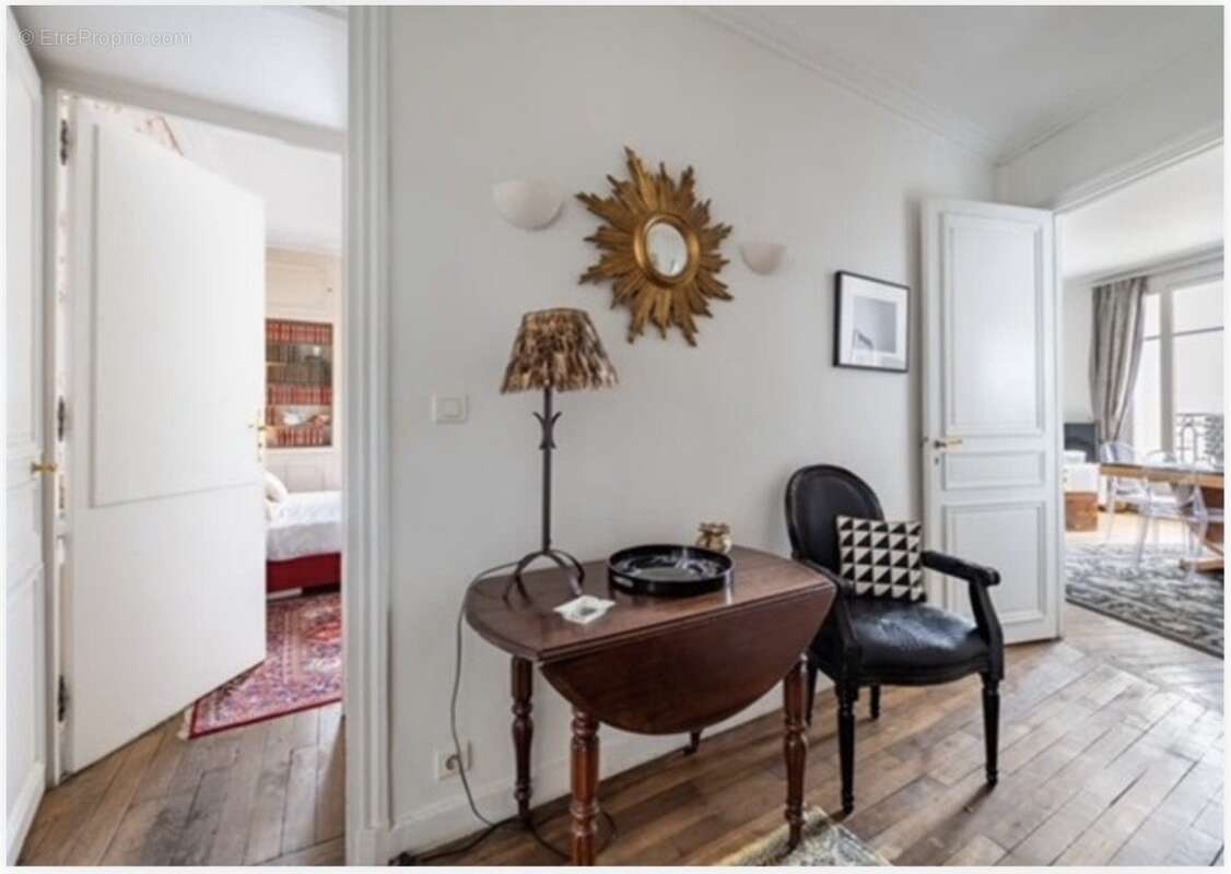 Appartement à PARIS-16E