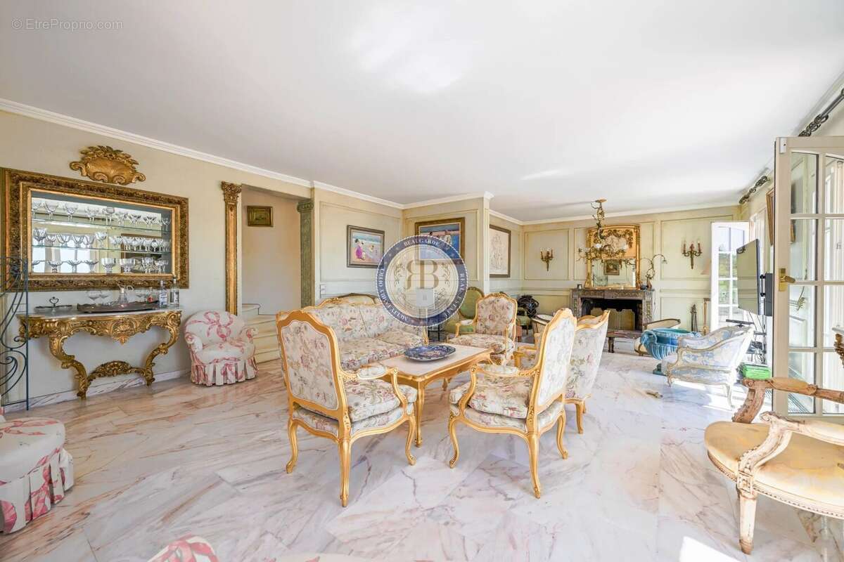 Maison à VALLAURIS
