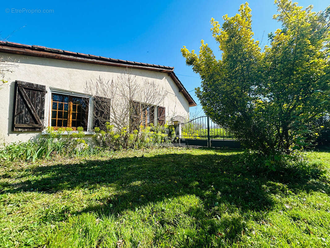 Maison à CASTELNAU-RIVIERE-BASSE