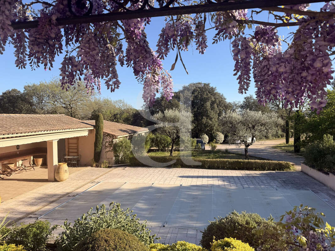 Maison à SUZE-LA-ROUSSE