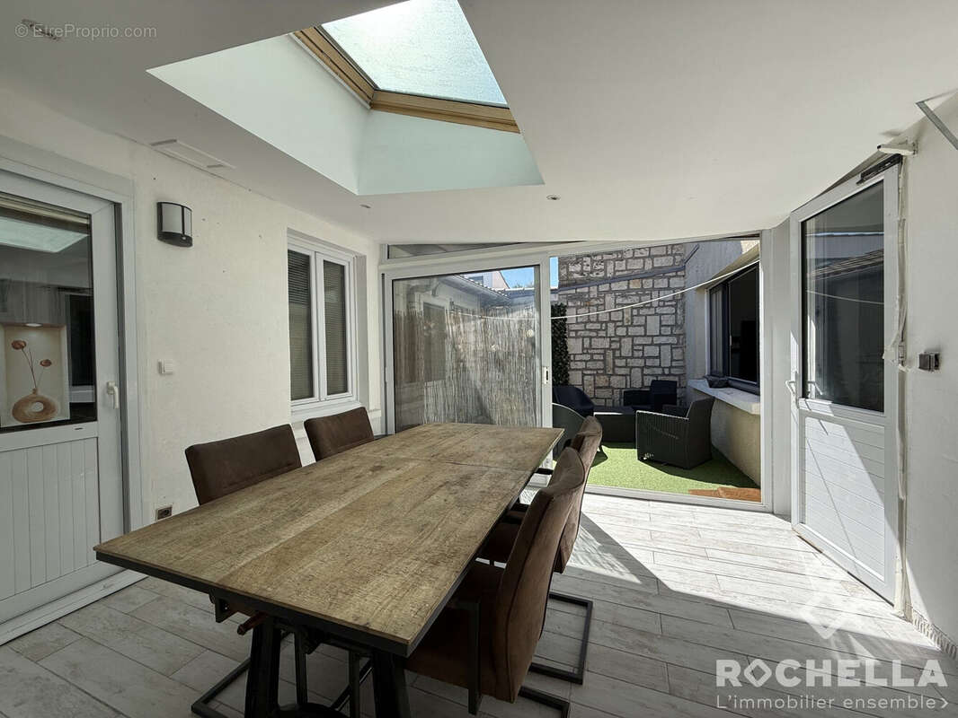 Maison 110 m² à La Rochelle  - photo 3