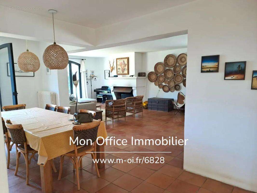 Référence : 6828-VCL. - Maison avec 6 chambres dont studio indépendant - Jardin paysager piscine garage - 13 100 AIX - photo 11