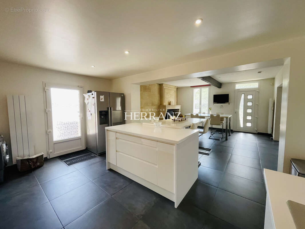 Double Maison en pierre, 270m2, 6 chambres, parc de 2600m2 - photo 6