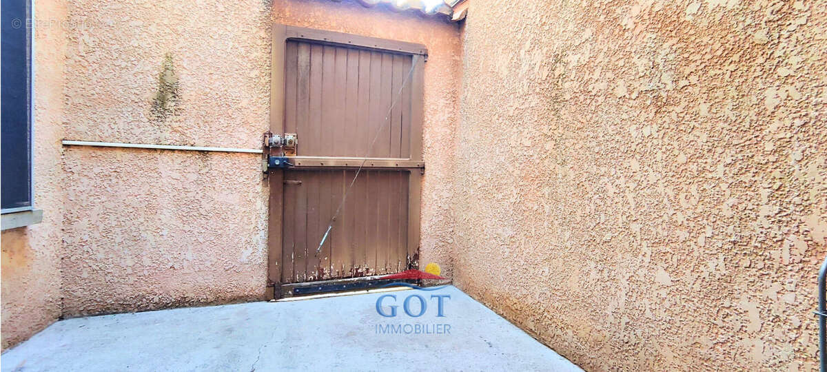 Appartement à SAINT-LAURENT-DE-LA-SALANQUE