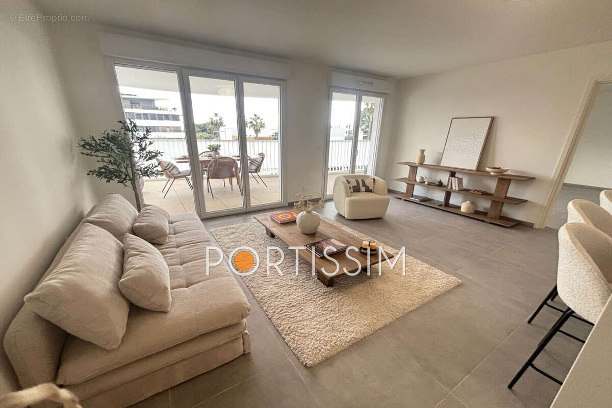 Appartement à VILLENEUVE-LOUBET