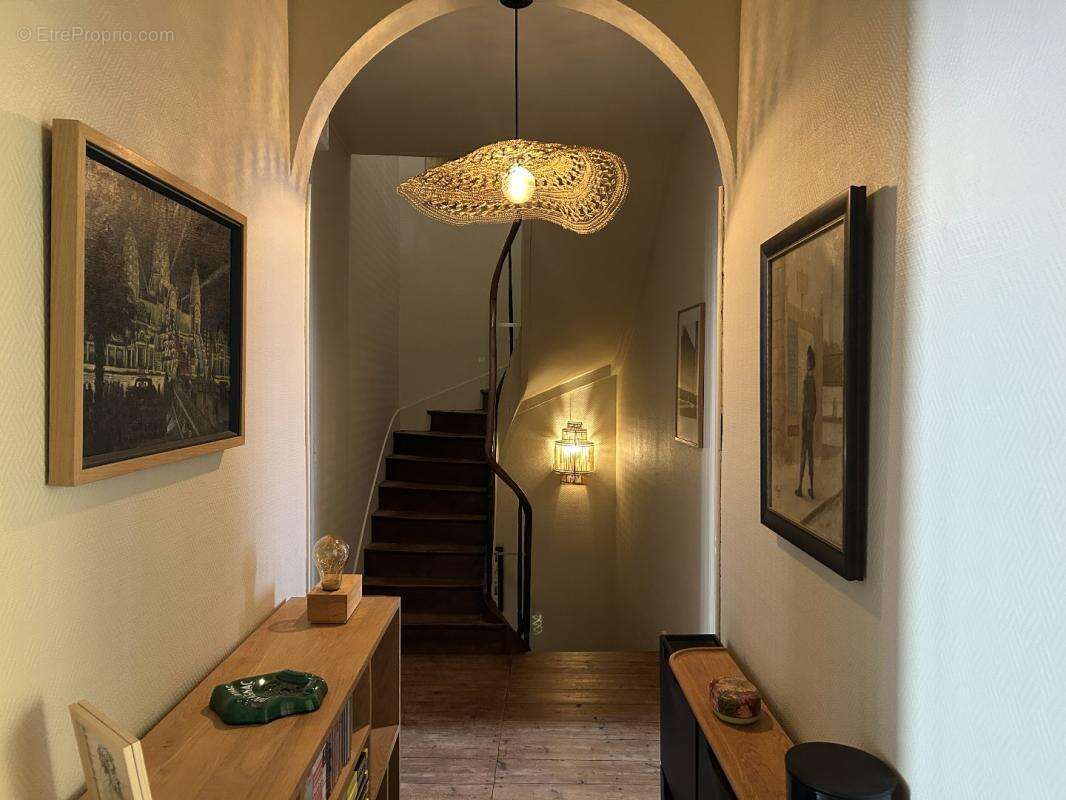 Maison à SAINT-JEAN-D'ANGELY