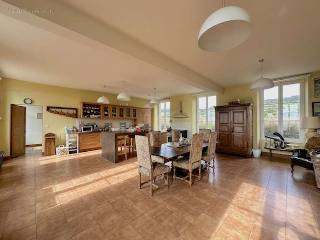 Maison à TESSY-SUR-VIRE