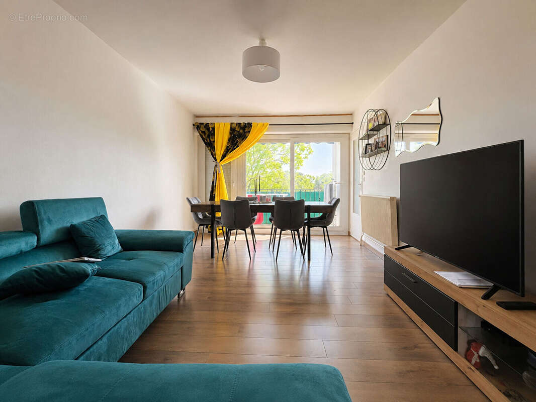 Appartement à SAINT-JEAN-DE-LA-RUELLE
