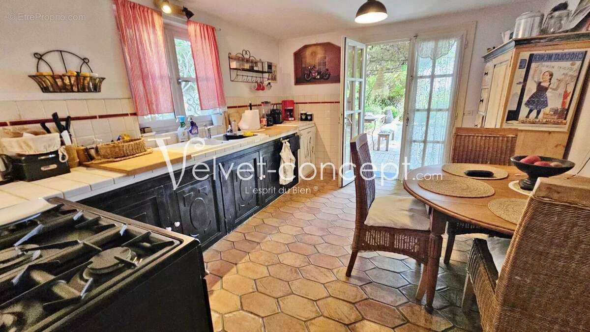 Maison de charme de 200 M² dans un cadre idyllique       au calme absolu - photo 9