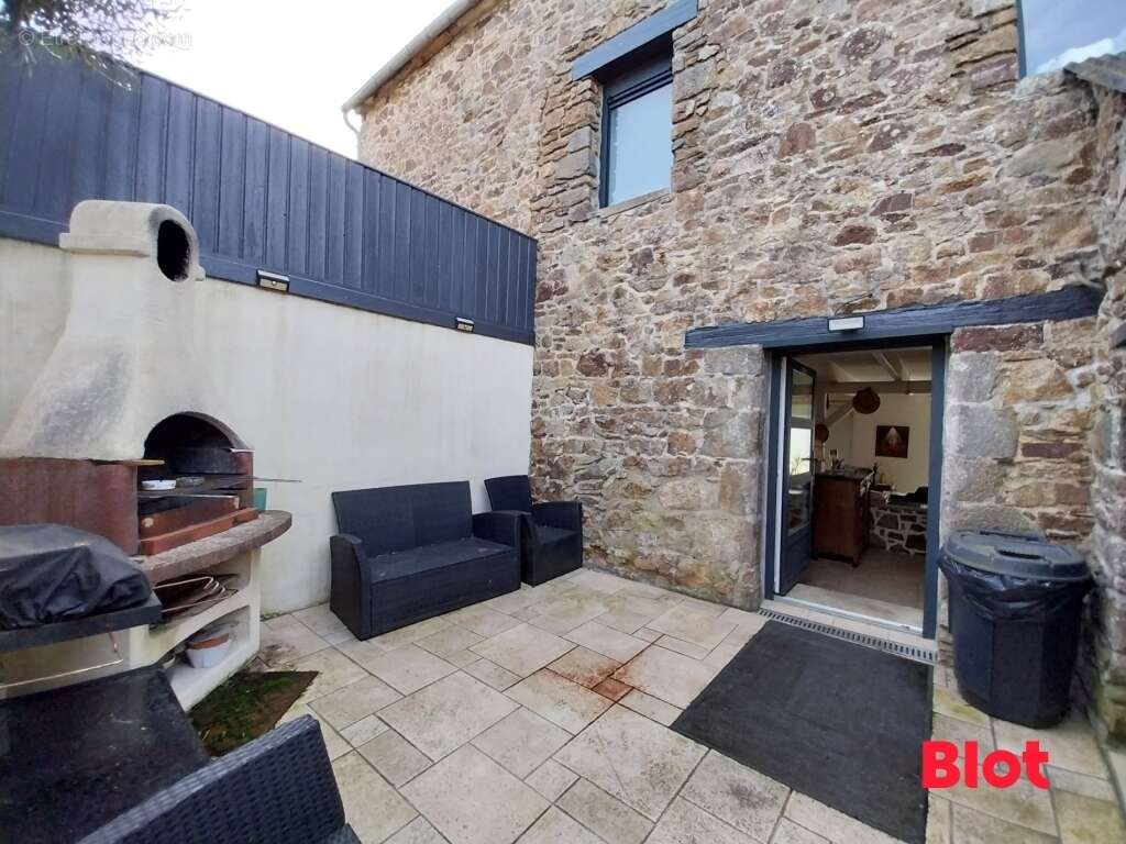 Maison à LA VILLE-ES-NONAIS