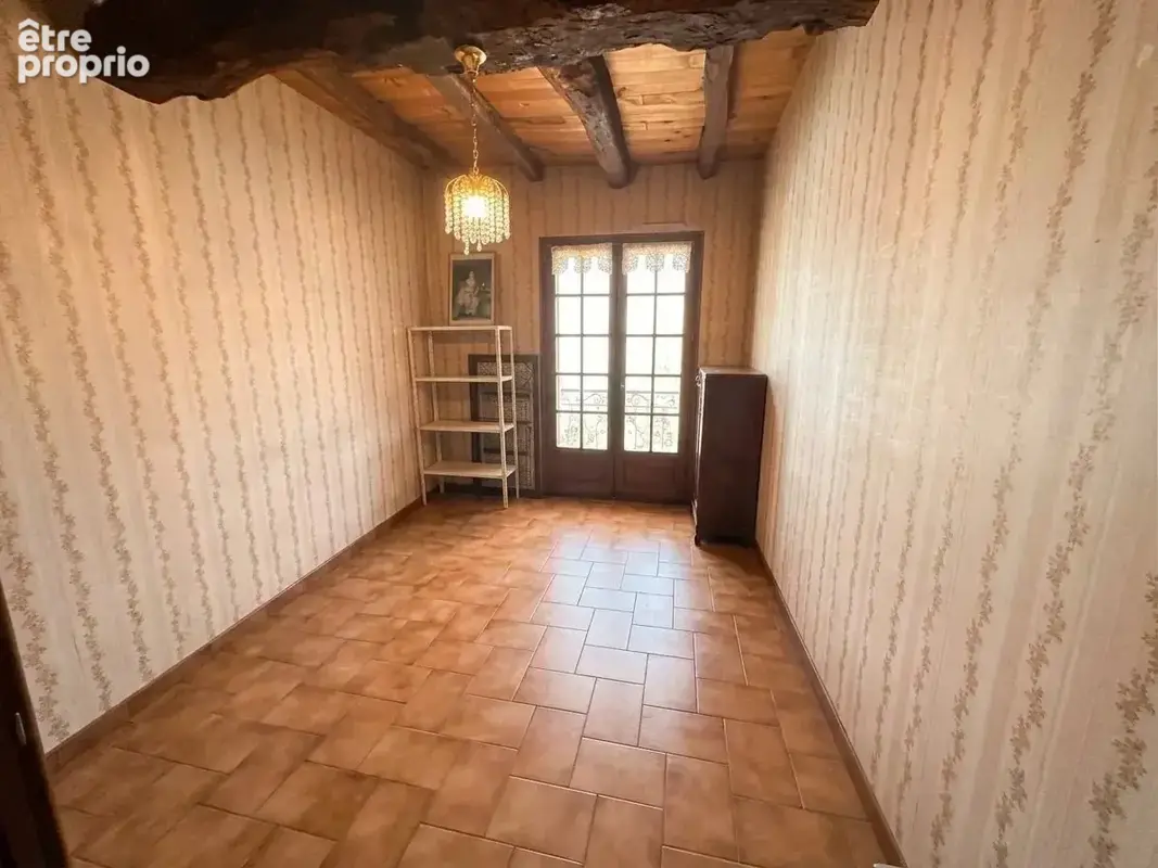 Maison de 196 m² avec double garage et atelier - photo 7