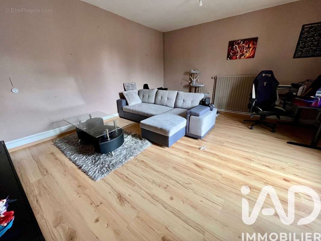 Appartement 288 m² à Fleure  - photo 8