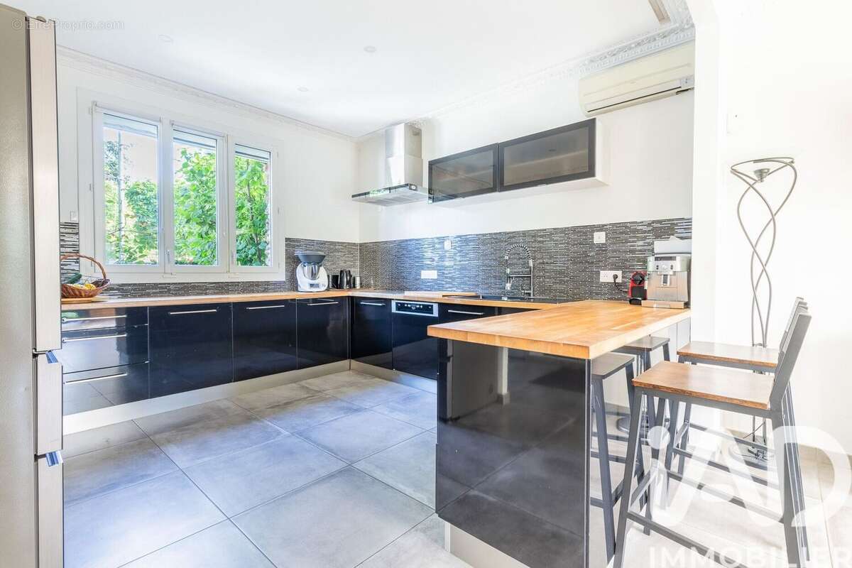 Maison 187 m² à Villeneuve-Le-Roi  - photo 5
