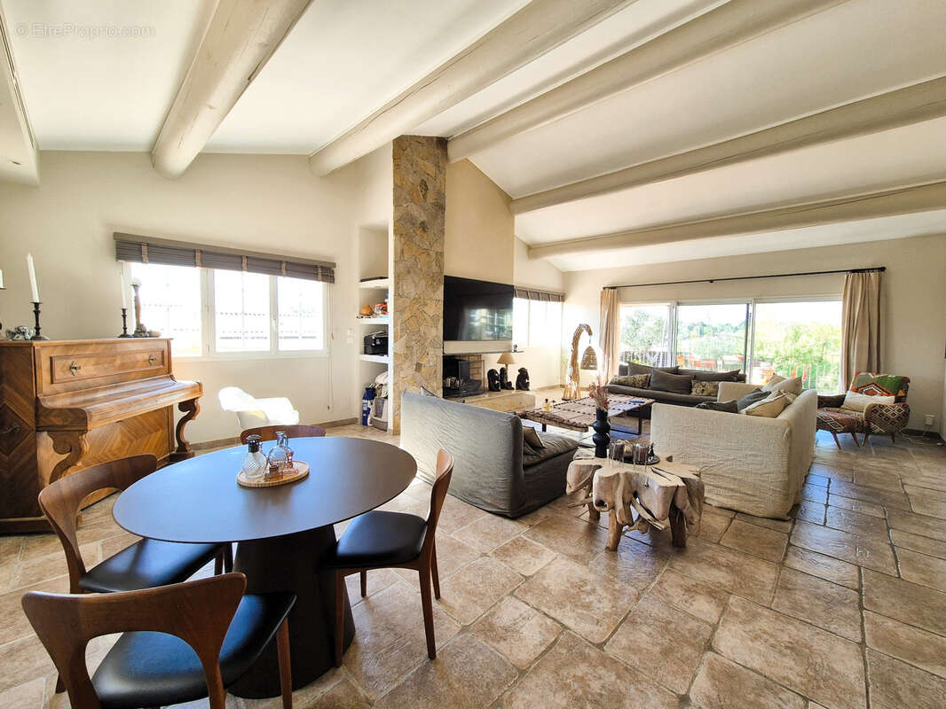 Villa  d'exception avec jardin, piscine, pool house et dependance - photo 12