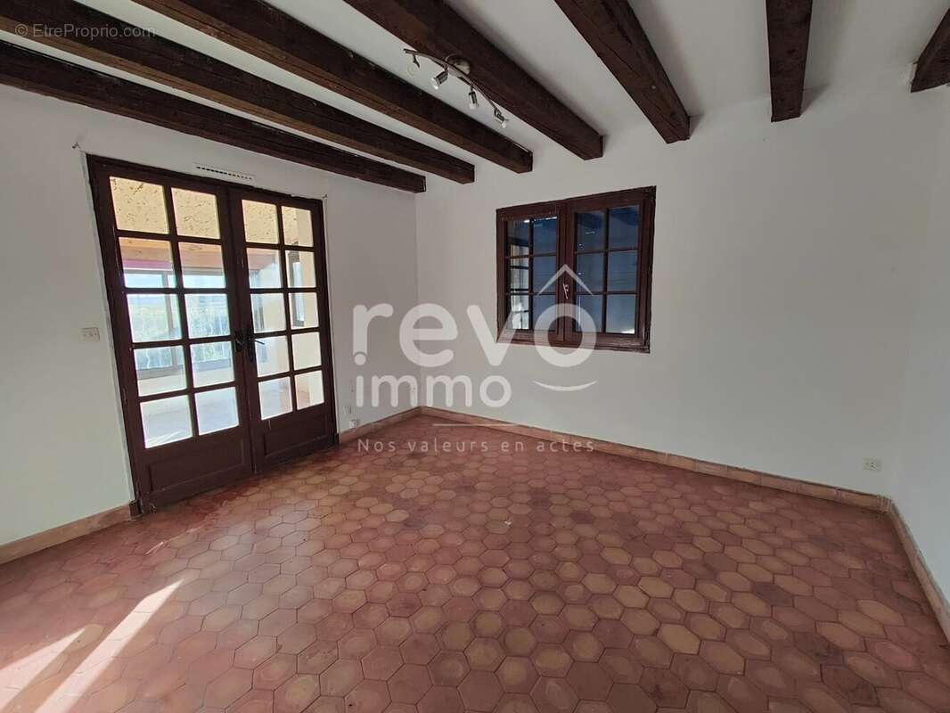 Maison à LA BAUME-DE-TRANSIT