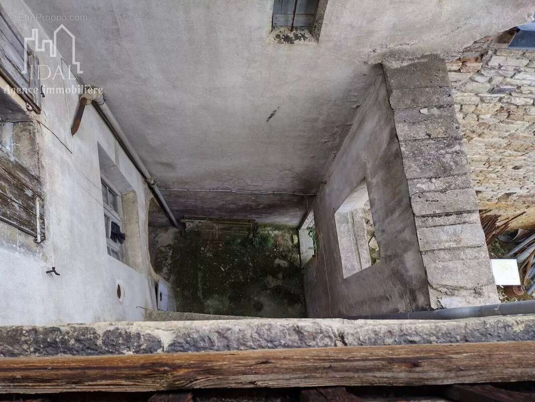 Maison à MARVEJOLS