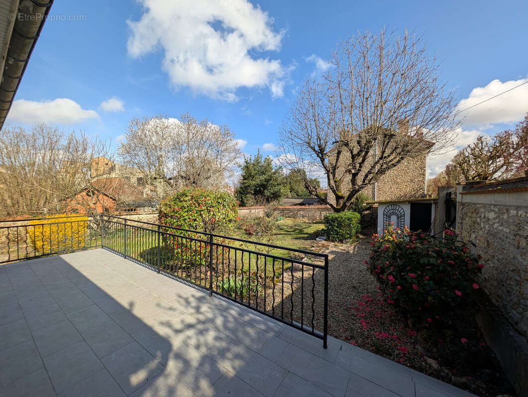 Maison à CORBEIL-ESSONNES