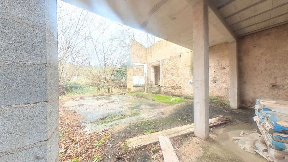 Grande maison de caractère avec grange à rénover près de Pezenas - photo 4