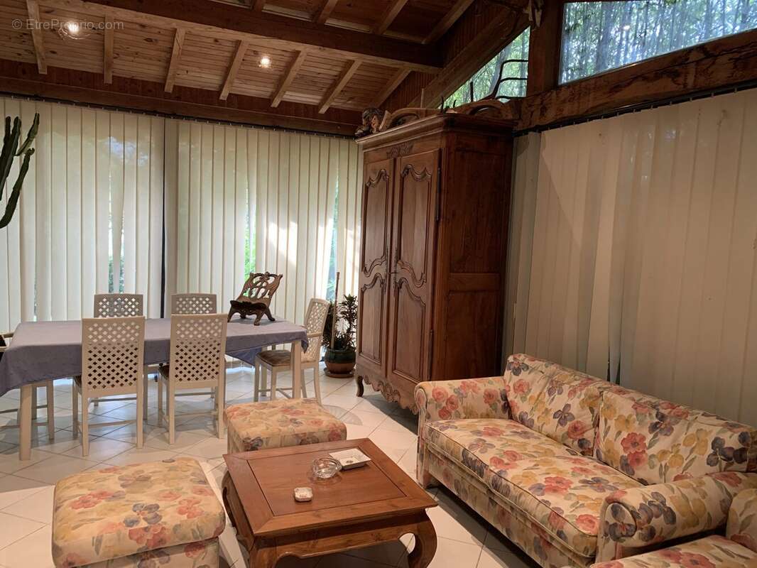 salon salle à manger1  - Maison à AUCH