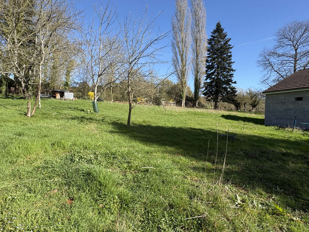 Maison à SURVIE