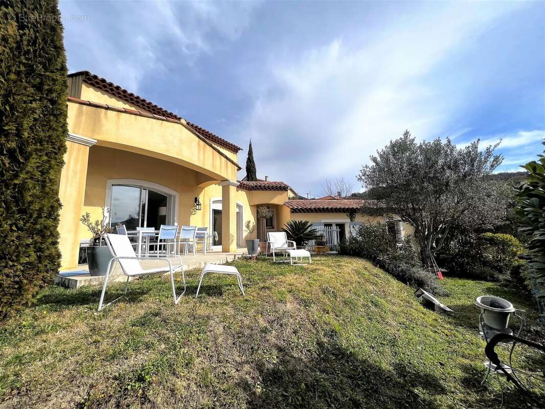 Maison à TOURRETTE-LEVENS