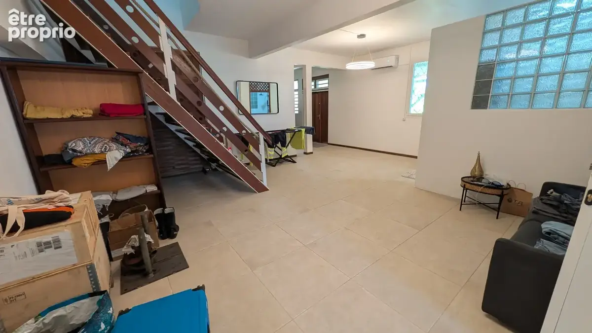 Exceptionnel à Cayenne Bourda : Villa d’architecte avec vue mer panoramique et fort rendement locatif - photo 12