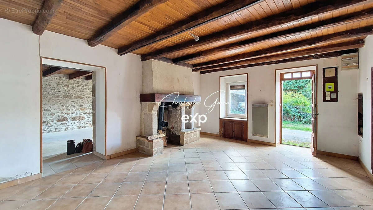 Maison à CHATEAUPONSAC