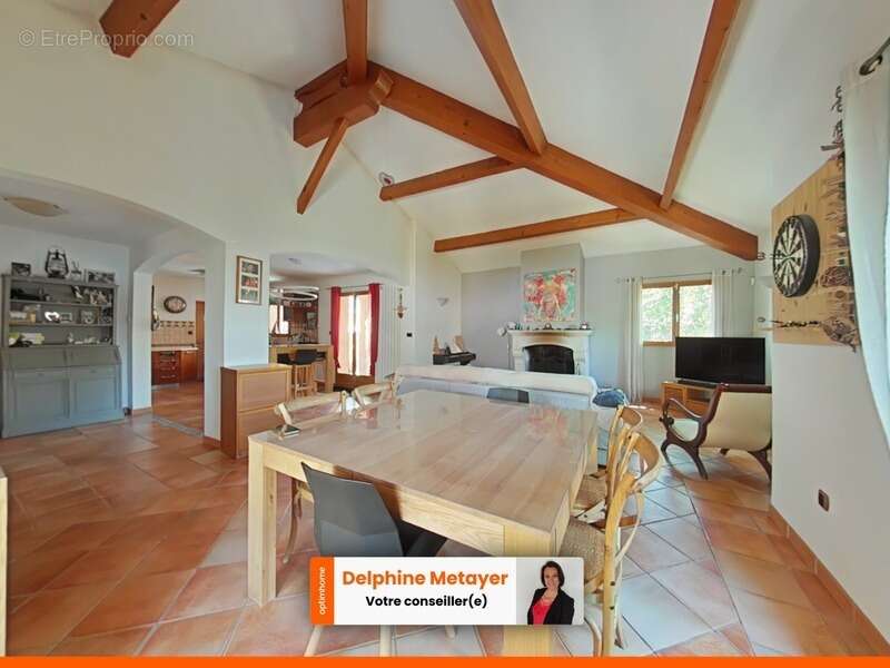 Magnifique villa provençale de 131 m² à Brignoles ,volumes exceptionnels, cadre verdoyant et calme absolu - photo 5
